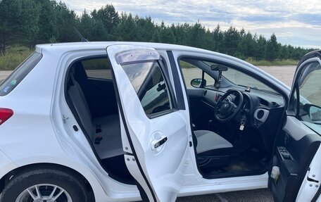 Toyota Vitz, 2013 год, 650 000 рублей, 8 фотография