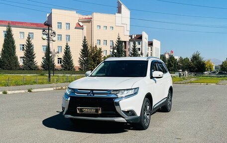 Mitsubishi Outlander III рестайлинг 3, 2016 год, 1 849 000 рублей, 2 фотография