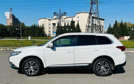 Mitsubishi Outlander III рестайлинг 3, 2016 год, 1 849 000 рублей, 9 фотография