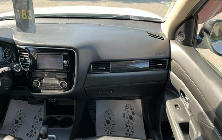 Mitsubishi Outlander III рестайлинг 3, 2016 год, 1 849 000 рублей, 20 фотография