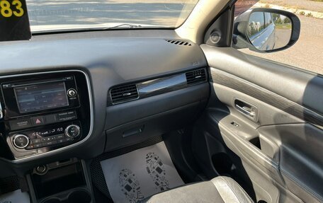Mitsubishi Outlander III рестайлинг 3, 2016 год, 1 849 000 рублей, 18 фотография