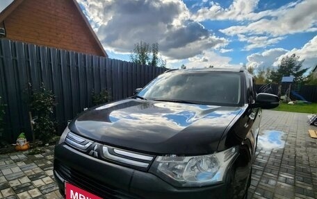 Mitsubishi Outlander III рестайлинг 3, 2013 год, 1 200 000 рублей, 1 фотография