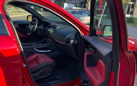 Jaguar F-Pace, 2017 год, 3 950 000 рублей, 8 фотография