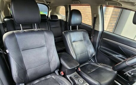 Mitsubishi Outlander III рестайлинг 3, 2013 год, 1 200 000 рублей, 9 фотография