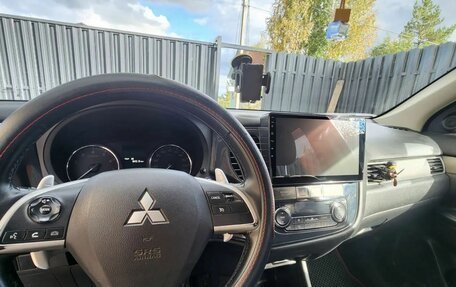 Mitsubishi Outlander III рестайлинг 3, 2013 год, 1 200 000 рублей, 6 фотография