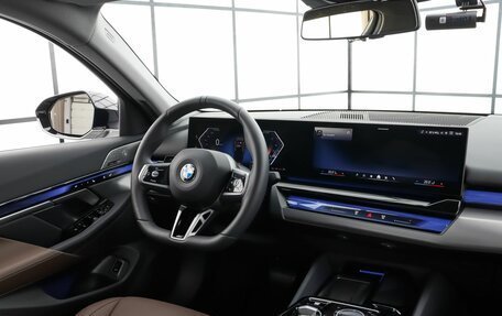BMW 5 серия, 2025 год, 8 990 000 рублей, 10 фотография