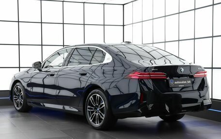 BMW 5 серия, 2025 год, 8 990 000 рублей, 6 фотография