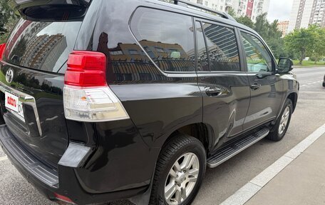 Toyota Land Cruiser Prado 150 рестайлинг 2, 2010 год, 2 799 999 рублей, 4 фотография