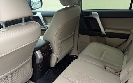 Toyota Land Cruiser Prado 150 рестайлинг 2, 2010 год, 2 799 999 рублей, 6 фотография