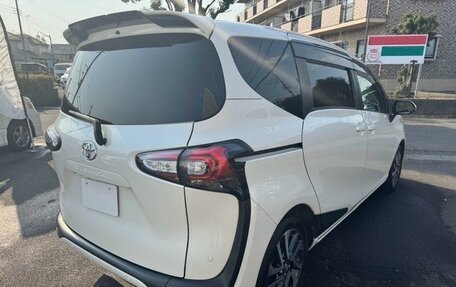 Toyota Sienta II, 2021 год, 1 041 000 рублей, 4 фотография