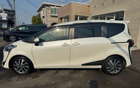 Toyota Sienta II, 2021 год, 1 041 000 рублей, 8 фотография