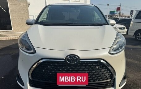 Toyota Sienta II, 2021 год, 1 041 000 рублей, 2 фотография