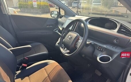 Toyota Sienta II, 2021 год, 1 041 000 рублей, 9 фотография