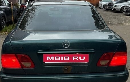 Mercedes-Benz E-Класс, 1998 год, 430 000 рублей, 2 фотография