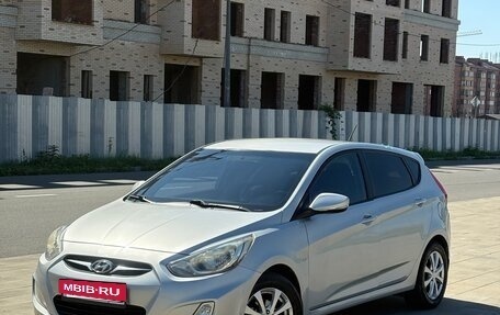 Hyundai Solaris II рестайлинг, 2012 год, 680 000 рублей, 2 фотография