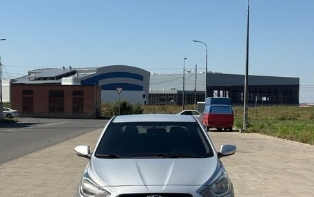 Hyundai Solaris II рестайлинг, 2012 год, 680 000 рублей, 3 фотография