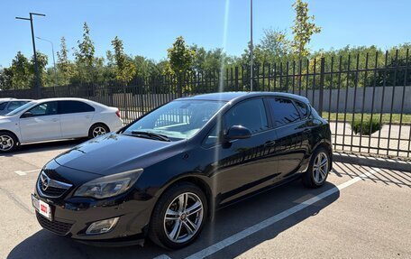 Opel Astra J, 2010 год, 885 000 рублей, 3 фотография