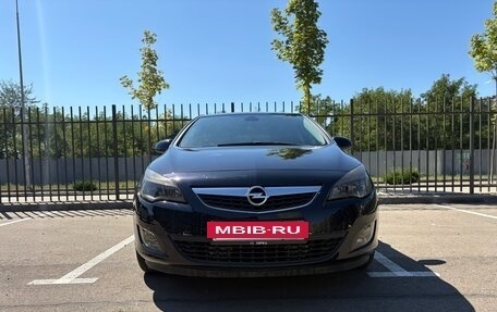 Opel Astra J, 2010 год, 885 000 рублей, 2 фотография