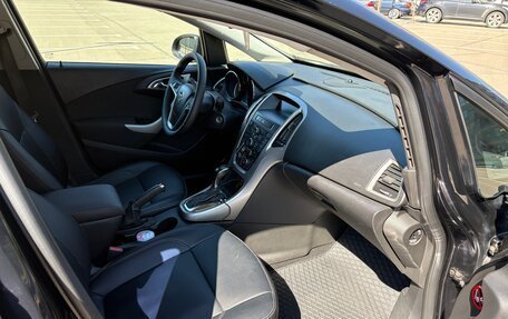 Opel Astra J, 2010 год, 885 000 рублей, 24 фотография