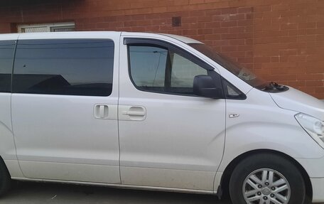 Hyundai H-1 II рестайлинг, 2016 год, 2 800 000 рублей, 4 фотография