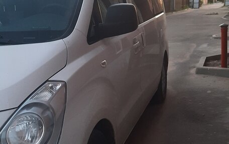 Hyundai H-1 II рестайлинг, 2016 год, 2 800 000 рублей, 5 фотография