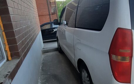 Hyundai H-1 II рестайлинг, 2016 год, 2 800 000 рублей, 11 фотография