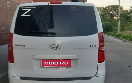 Hyundai H-1 II рестайлинг, 2016 год, 2 800 000 рублей, 12 фотография