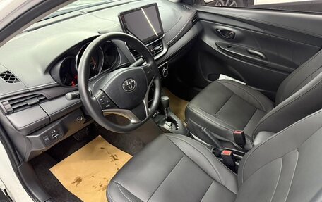 Toyota Yaris, 2022 год, 1 499 666 рублей, 7 фотография