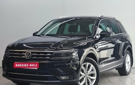 Volkswagen Tiguan II, 2018 год, 2 680 000 рублей, 2 фотография