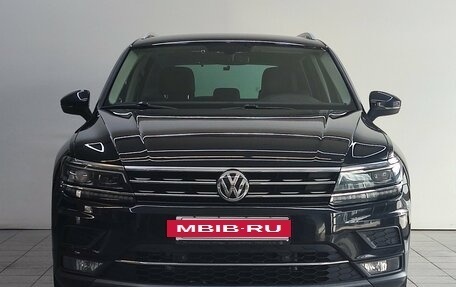 Volkswagen Tiguan II, 2018 год, 2 680 000 рублей, 3 фотография