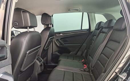 Volkswagen Tiguan II, 2018 год, 2 680 000 рублей, 19 фотография