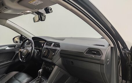 Volkswagen Tiguan II, 2018 год, 2 680 000 рублей, 21 фотография