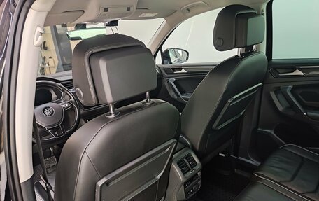 Volkswagen Tiguan II, 2018 год, 2 680 000 рублей, 20 фотография