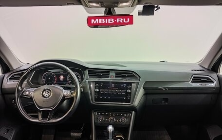 Volkswagen Tiguan II, 2018 год, 2 680 000 рублей, 10 фотография