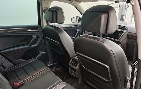 Volkswagen Tiguan II, 2018 год, 2 680 000 рублей, 25 фотография