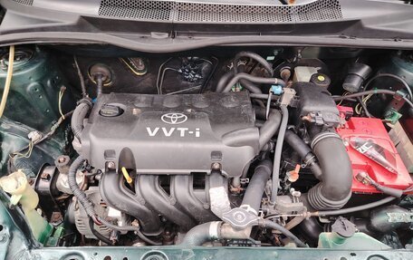 Toyota Yaris I рестайлинг, 2001 год, 150 000 рублей, 8 фотография