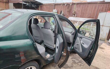 Toyota Yaris I рестайлинг, 2001 год, 150 000 рублей, 13 фотография