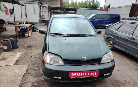 Toyota Yaris I рестайлинг, 2001 год, 150 000 рублей, 11 фотография