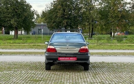 Daewoo Nexia I рестайлинг, 2003 год, 100 000 рублей, 5 фотография