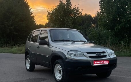 Chevrolet Niva I рестайлинг, 2012 год, 330 000 рублей, 1 фотография