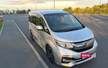 Honda Stepwgn IV, 2015 год, 1 690 000 рублей, 2 фотография