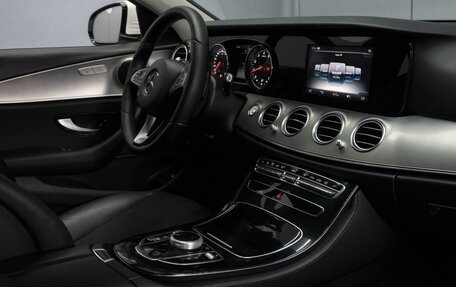 Mercedes-Benz E-Класс, 2017 год, 2 745 000 рублей, 20 фотография