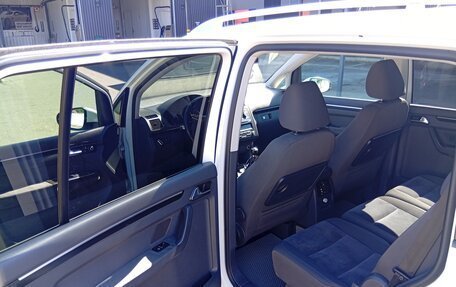 Volkswagen Touran III, 2011 год, 1 000 000 рублей, 17 фотография