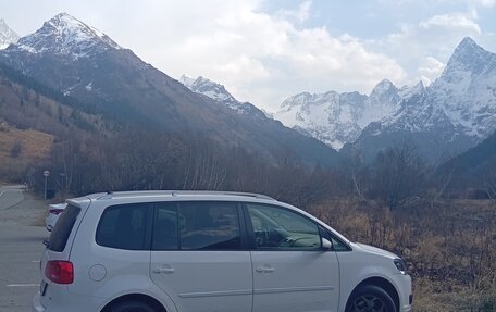 Volkswagen Touran III, 2011 год, 1 000 000 рублей, 31 фотография