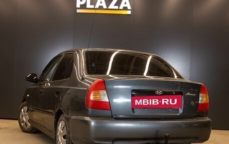 Hyundai Accent II, 2004 год, 200 000 рублей, 3 фотография
