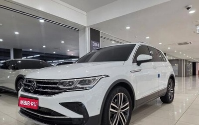 Volkswagen Tiguan II, 2022 год, 2 910 000 рублей, 1 фотография