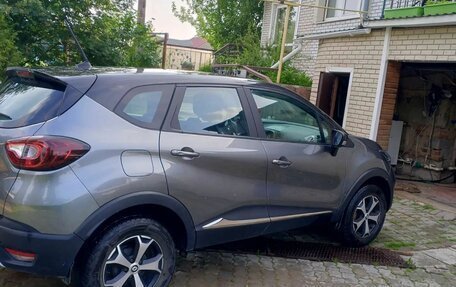 Renault Kaptur I рестайлинг, 2021 год, 1 750 000 рублей, 3 фотография
