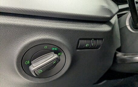 Skoda Rapid II, 2021 год, 1 375 000 рублей, 11 фотография