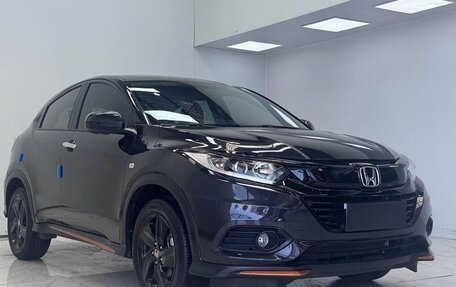 Honda Vezel, 2022 год, 1 180 000 рублей, 3 фотография