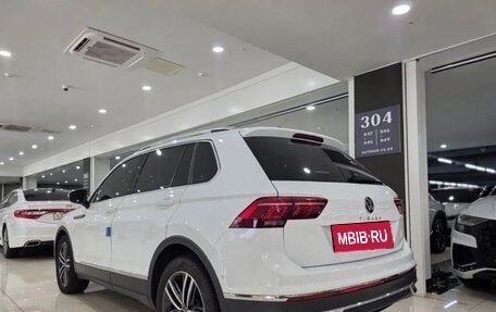 Volkswagen Tiguan II, 2022 год, 2 910 000 рублей, 4 фотография